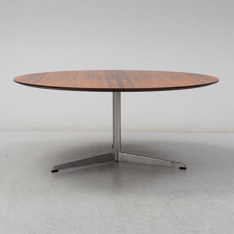 ARNE JACOBSEN, soffbord, Fritz Hansen, Danmark, 1968.