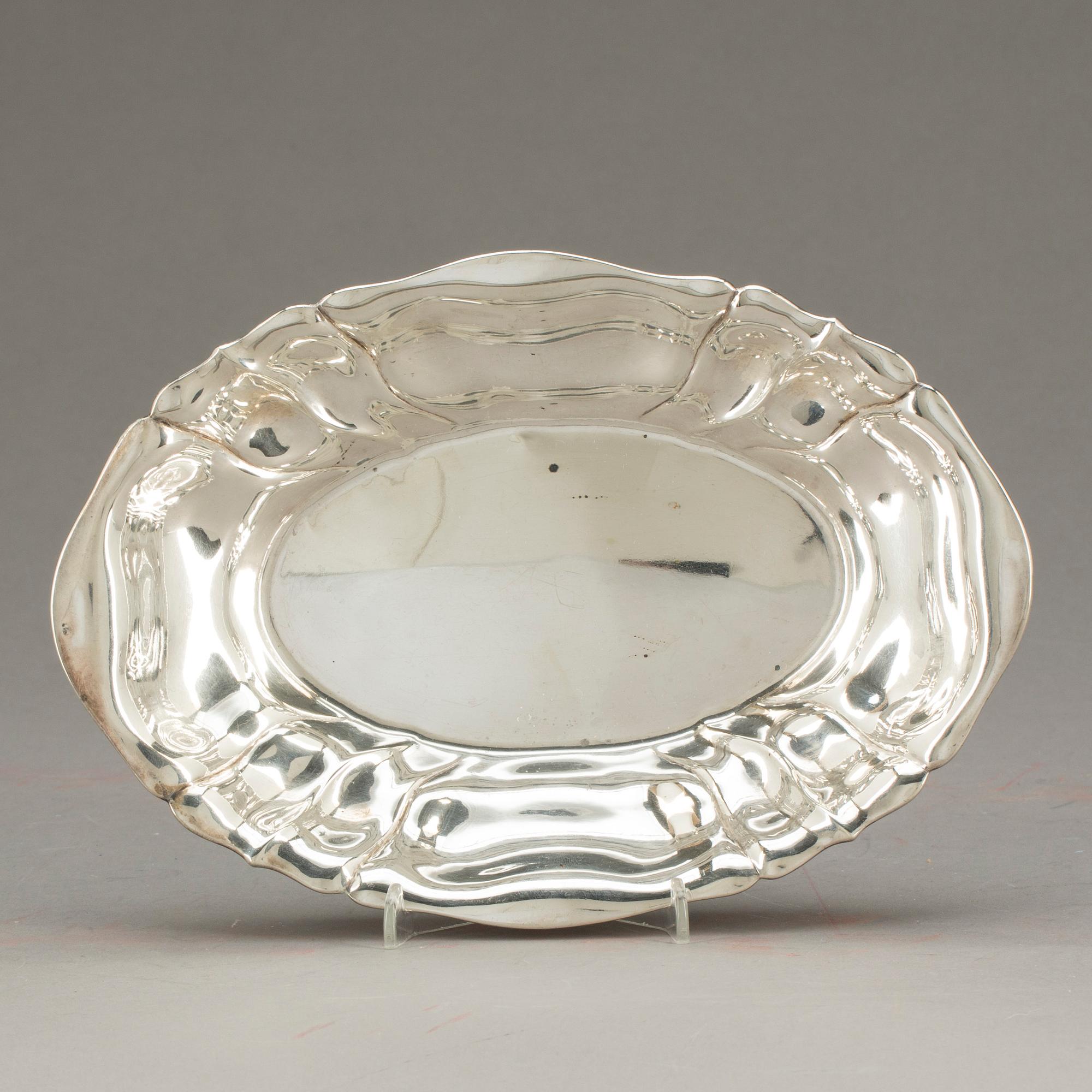 FAT, rokokostil, svenska importstämplar, silver, vikt ca 214 g.