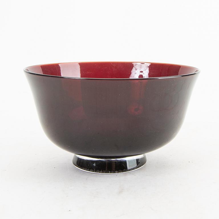 Sven Palmqvist, a signd and dated 1945 Orrefors glass bowl.