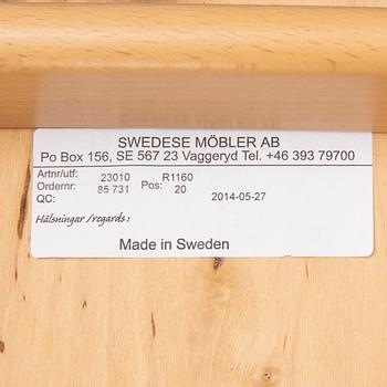 Yngve Ekström, fåtöljer 1 par med fotpallar, "Lamino", Swedese 2014.