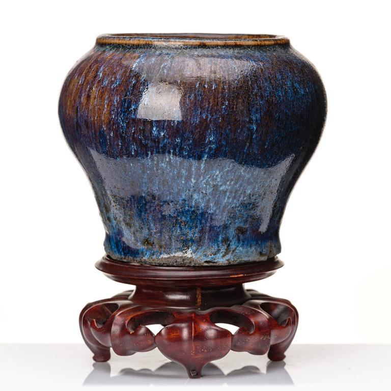A jun glazed jar, Song/Yuan dynasty.