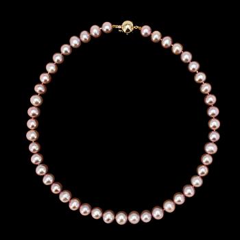 COLLIER, odlade pärlor med lås i 14k guld med diamanter tot ca0,18ct.