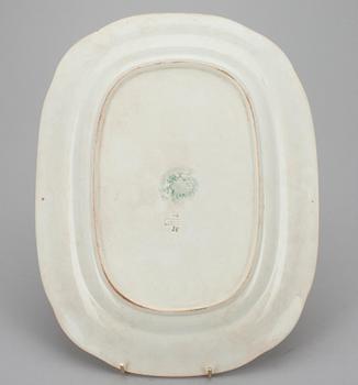 TERRINER, 2 st, fajans, Wedgewood 1800-talets början samt STEKFAT, fajans, Arabia ca 1900.