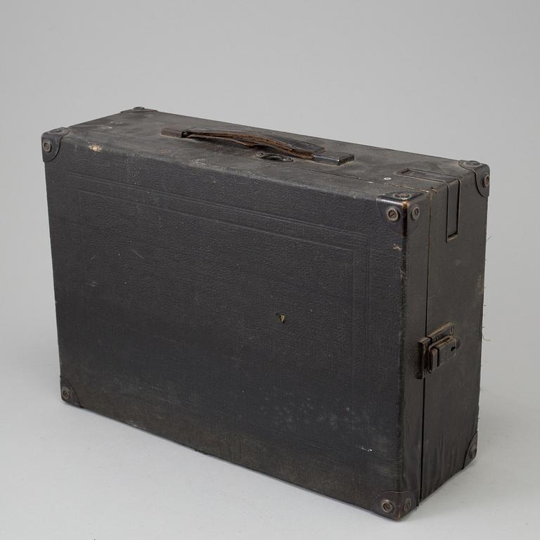 RESEGRAMMOFON, His Masters Voice, Tyskland, 1900-talets första hälft.