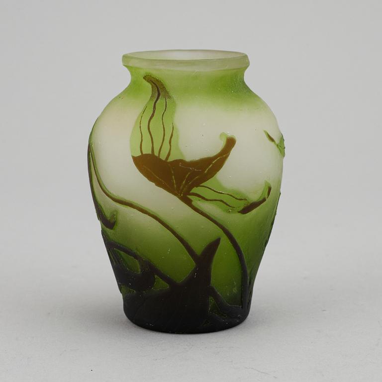 An Emile Gallé glass vase, signed Gallé, early 20th century.