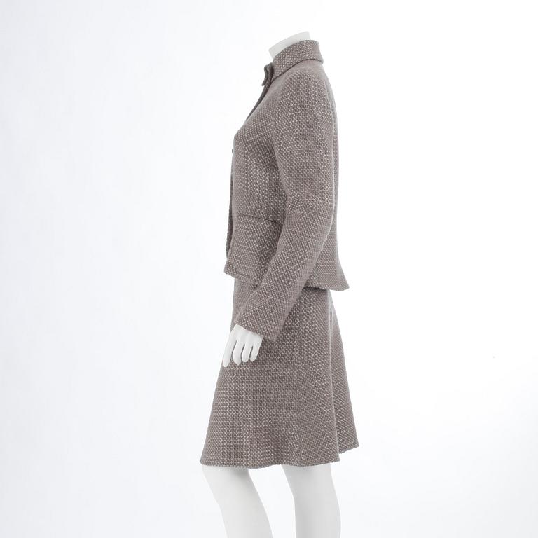 EMPORIO ARMANI, a two-piece suit consisting of a jacket and skirt, size 46 and 44.