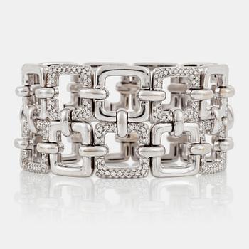 1260. ARMBAND, Wempe, med briljantslipade diamanter totalt 4.18 ct enligt certifikat.