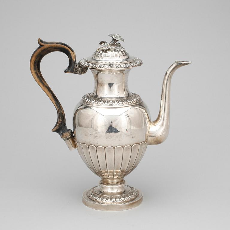 KANNA, silver, empire, Gustav Möllenborg. Total vikt ca 680 gram.