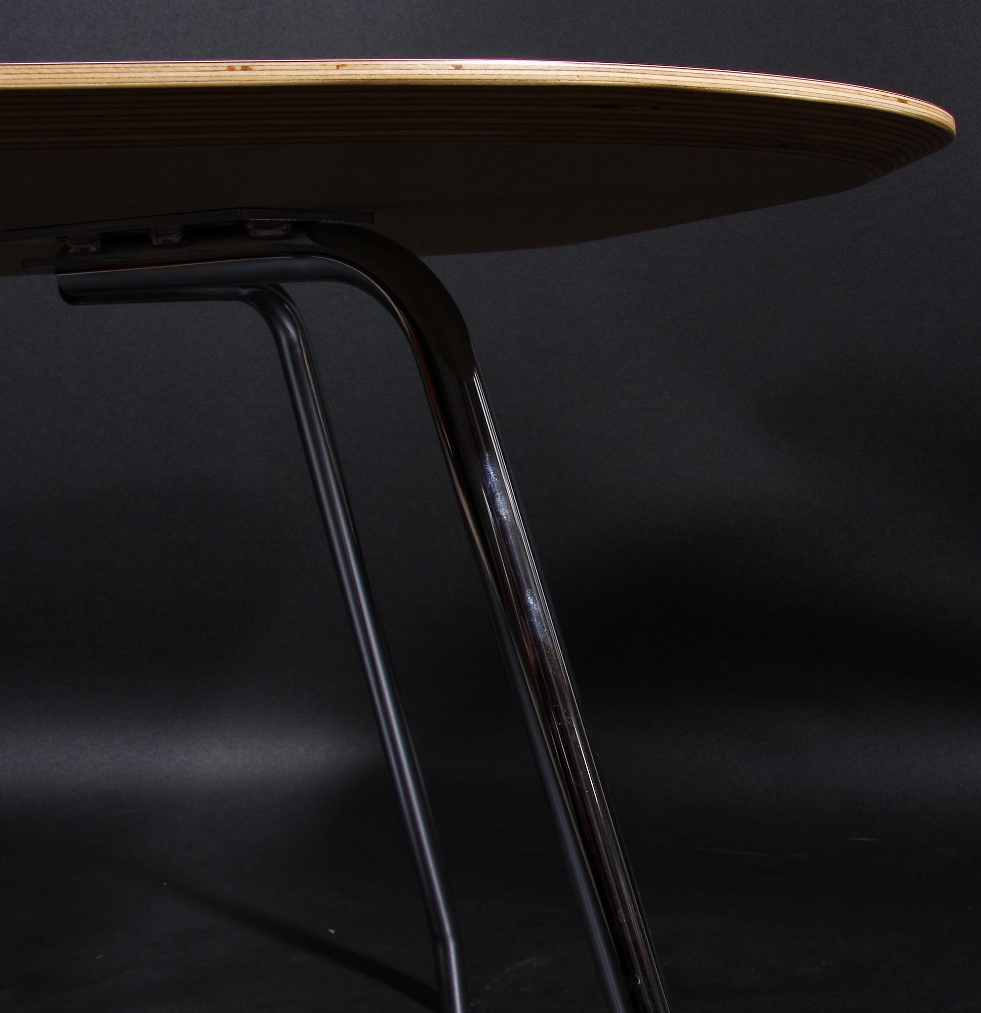 MATBORD "Cornflake" Design Claesson, Kovisto, Rune.
