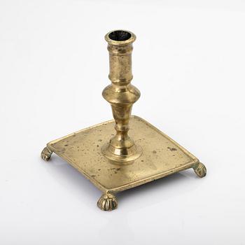 Ljusstake, mässing, barock, omkring år 1700.