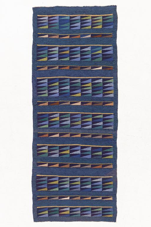 A flat-weave runner, c. 196 x 77 cm.