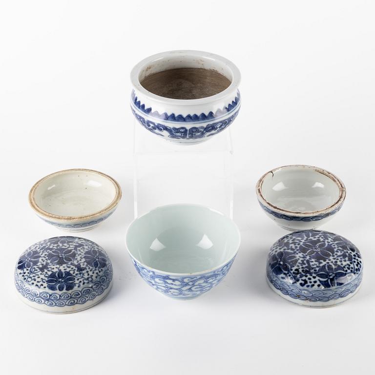 A group of blue and white Chinese porcelain, Qing dynasty, circa 1900.