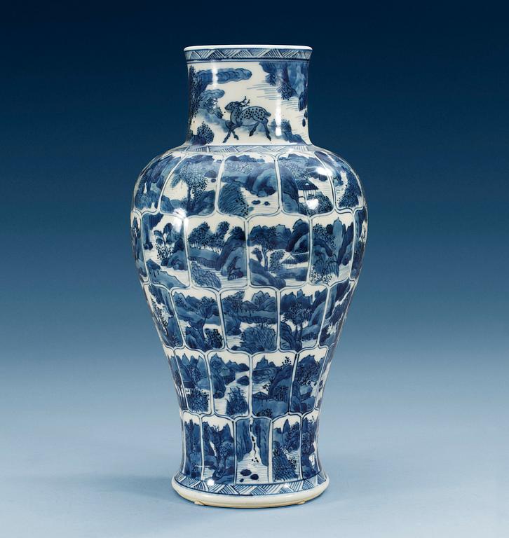 A blue and white vase, Qing dynasty, Kangxi (1662-1722).