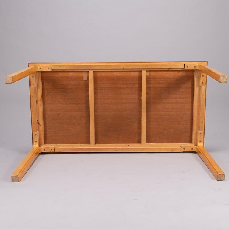 Alvar Aalto, ALVAR AALTO, A mid 20th century 'Y 89'table for Artek. Finland.