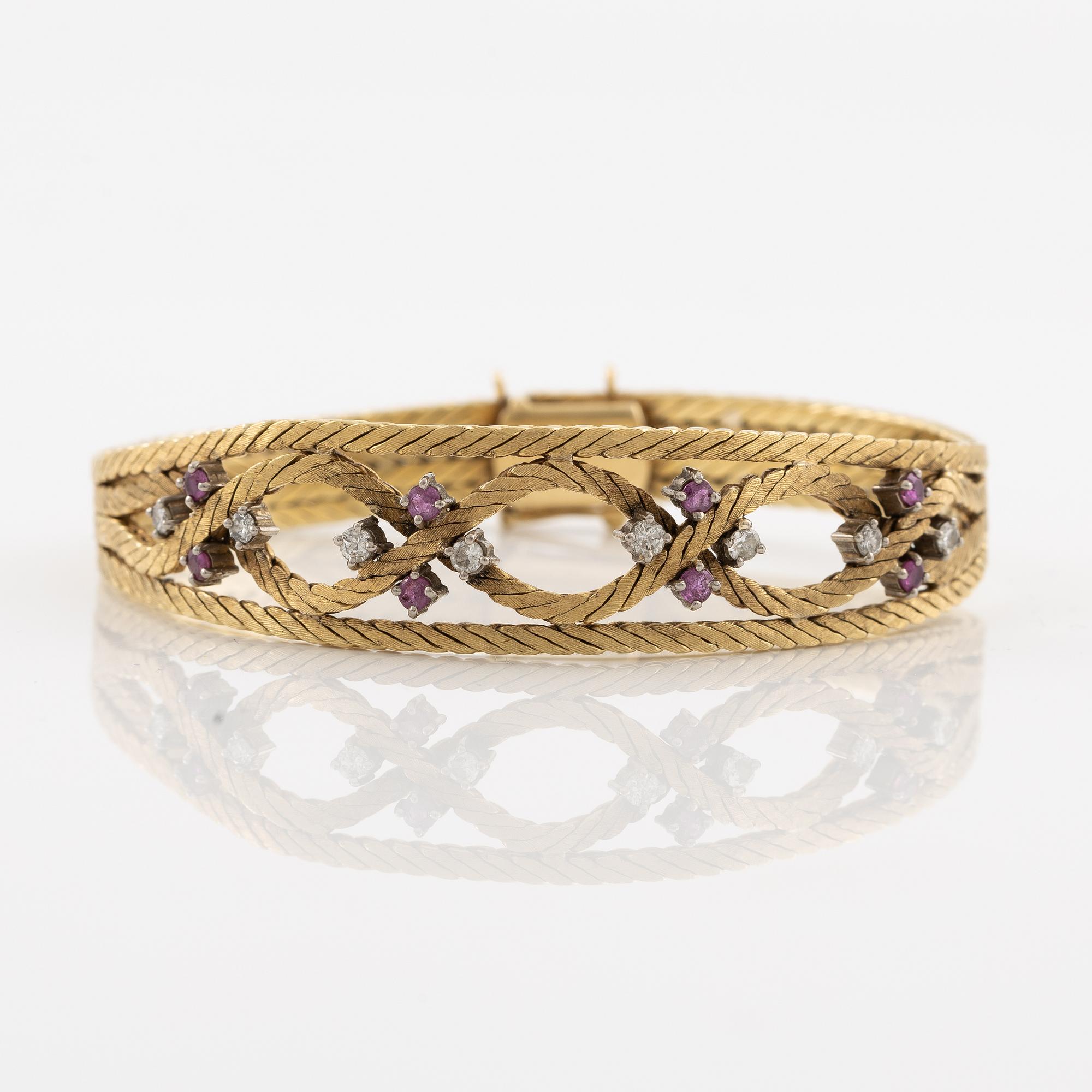 Armband 18K guld med rosa safirer och briljantslipade diamanter.