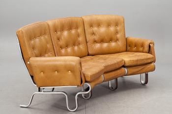 SOFFA, Design Eric Sigfrid Persson ur serien "Flytande Design". 1900-talets senare del.