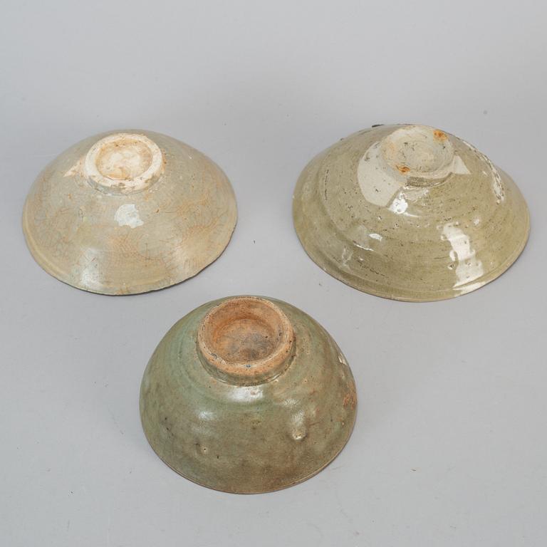 Five ceramic bowls, Yuan/Ming dynasty.