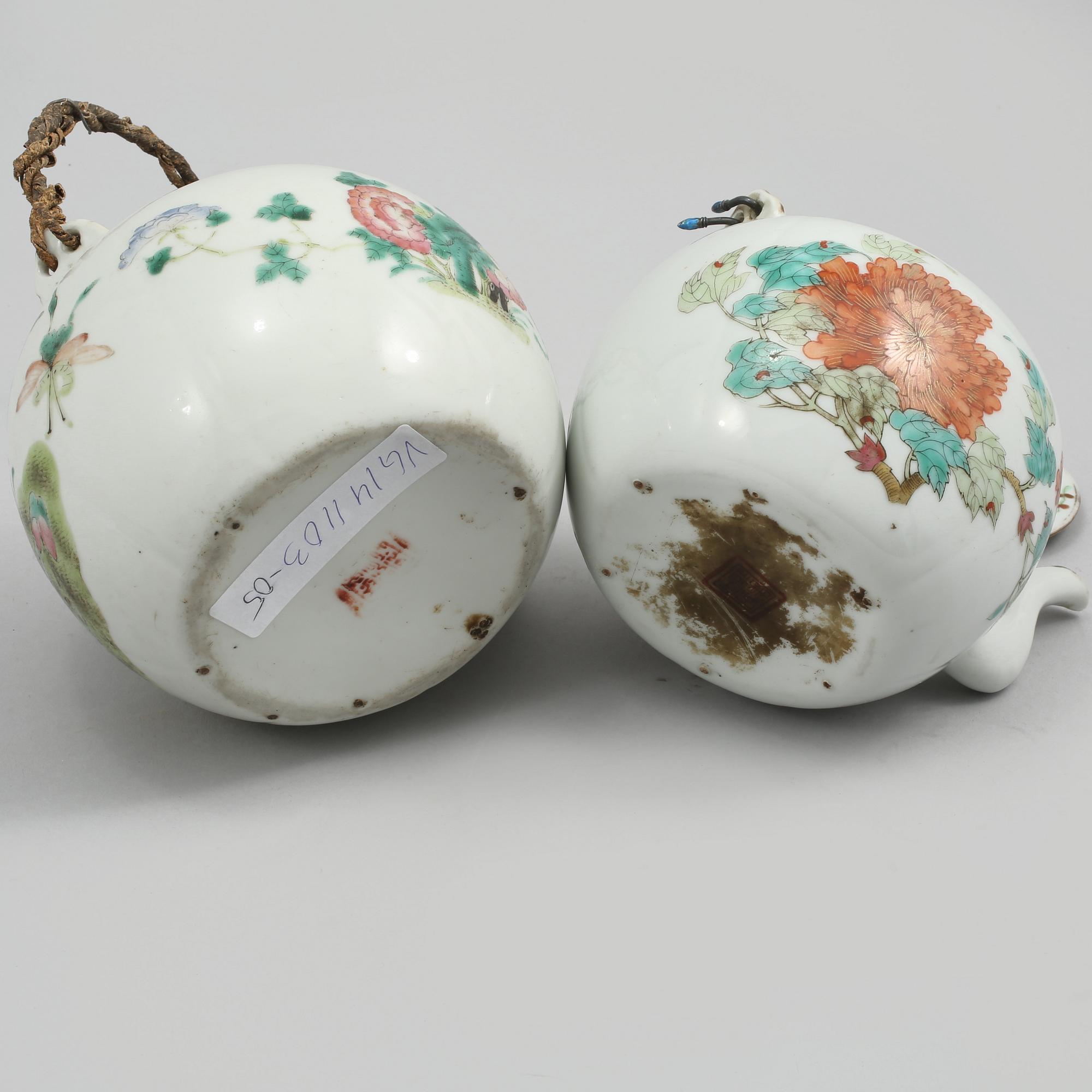 TEKANNOR, 2 st, porslin, Kina, 1800/1900-tal.