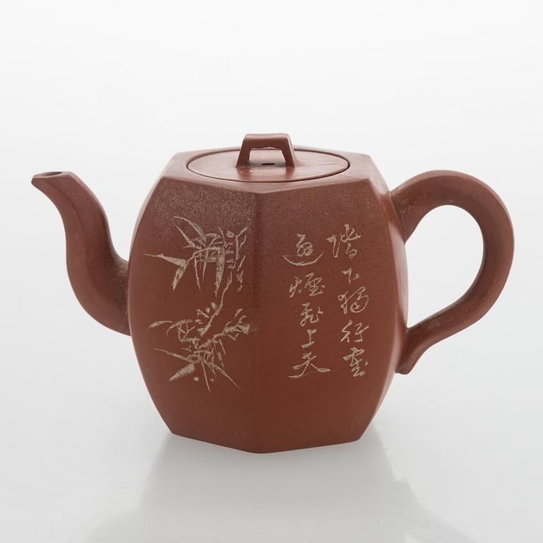 Teekannu, yixing-keramiikkaa, Kiina, 1900-luku.