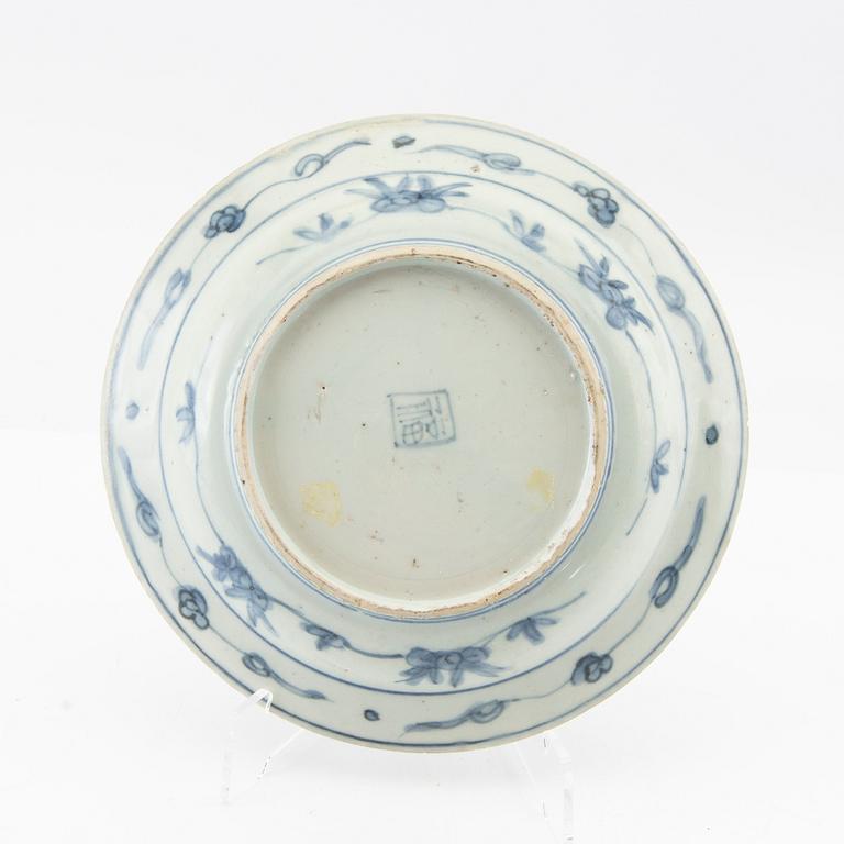 A Chinese Ming Dynasty (1368-1644) porcelain dish.