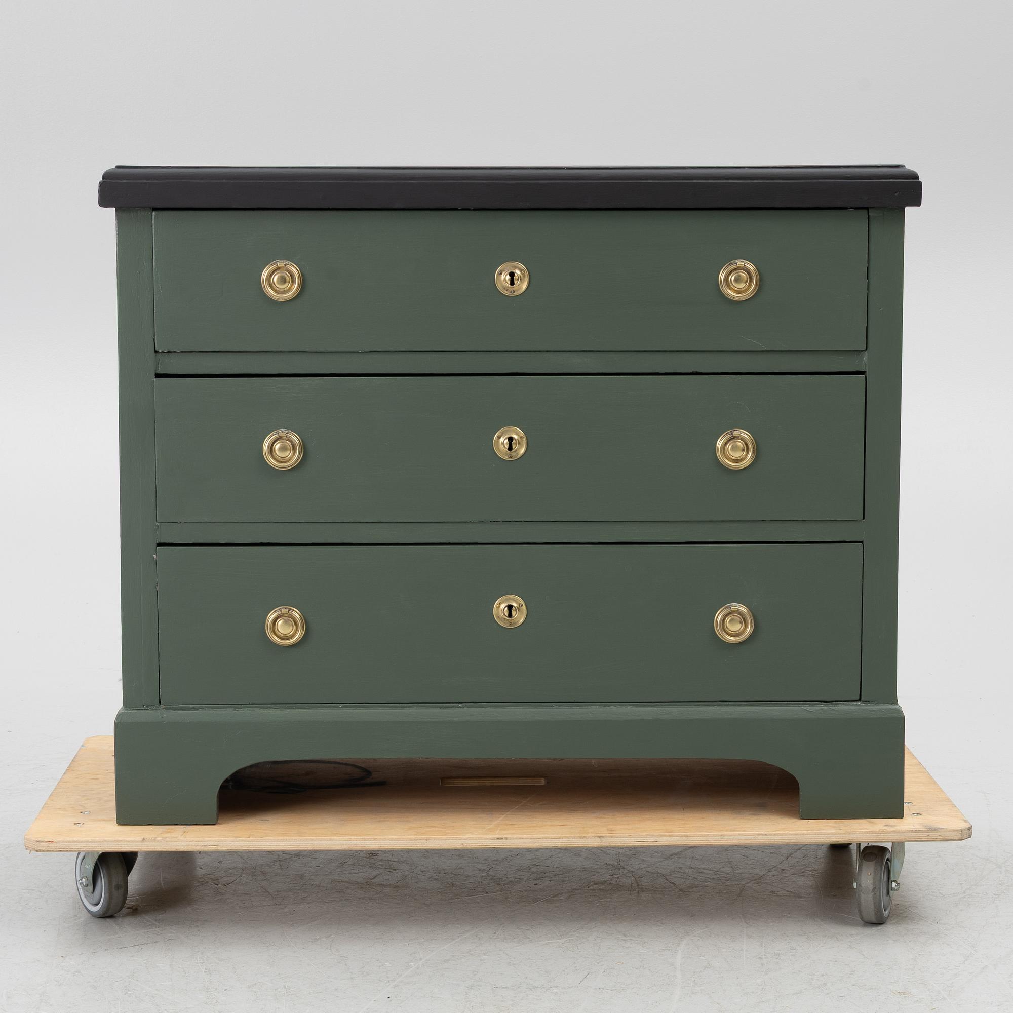 Chest of drawers, 19th century.