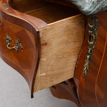 BYRÅ, rokokostil, 1900-talets mitt.