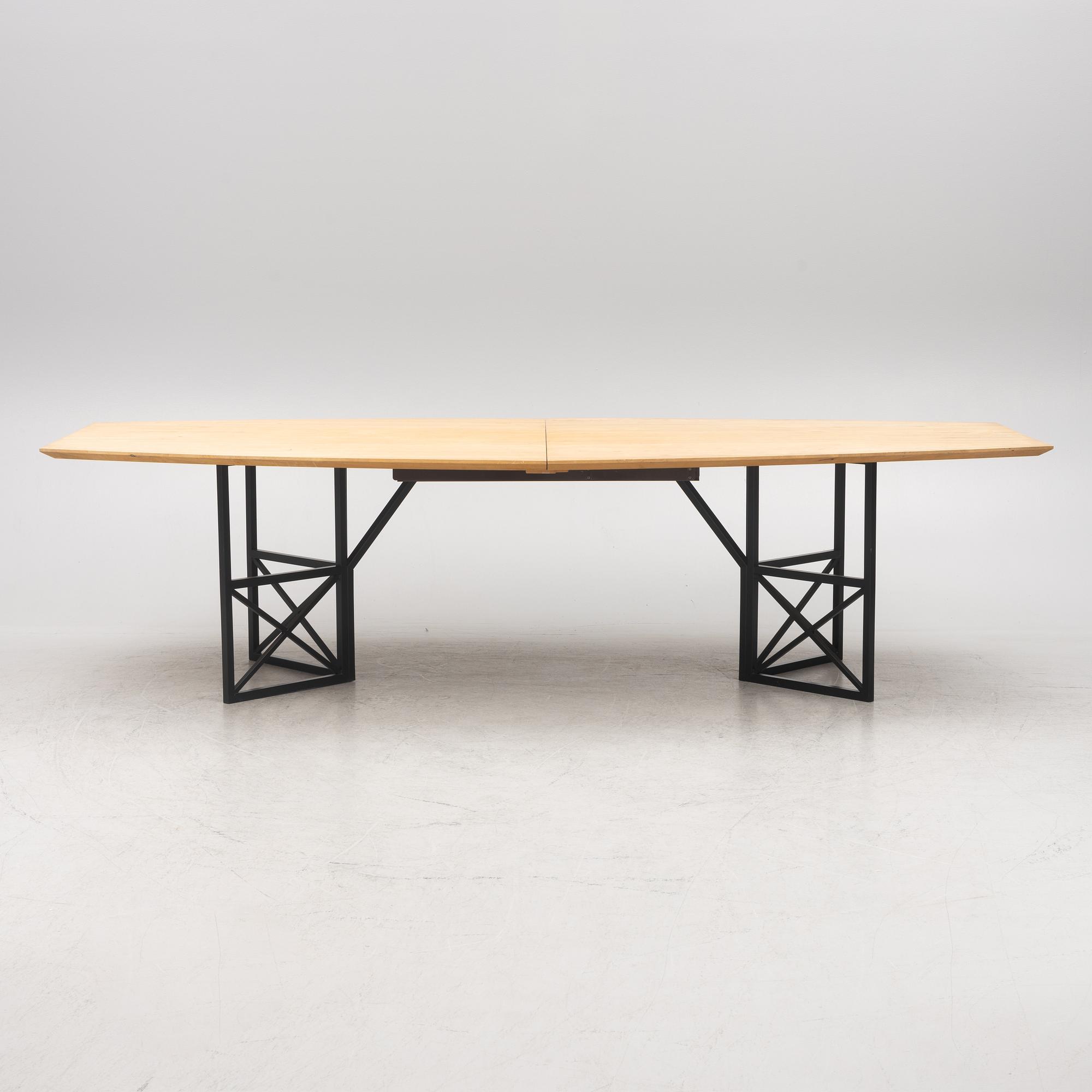 Jan Wickelgren, a dining table, late 20th Century.