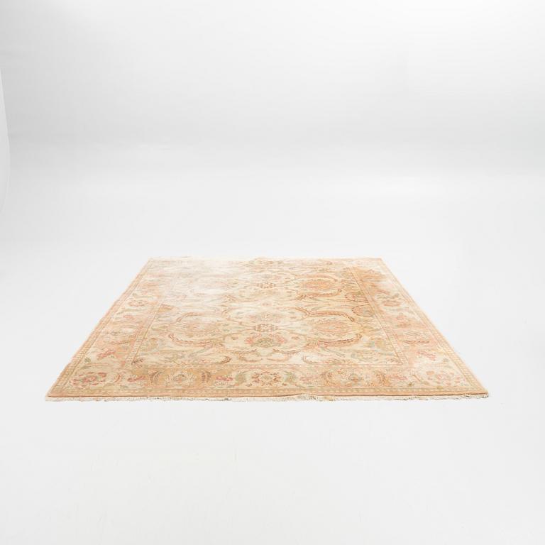 Rug, Hamadan, 1950s, approx. 305 x 250 cm.