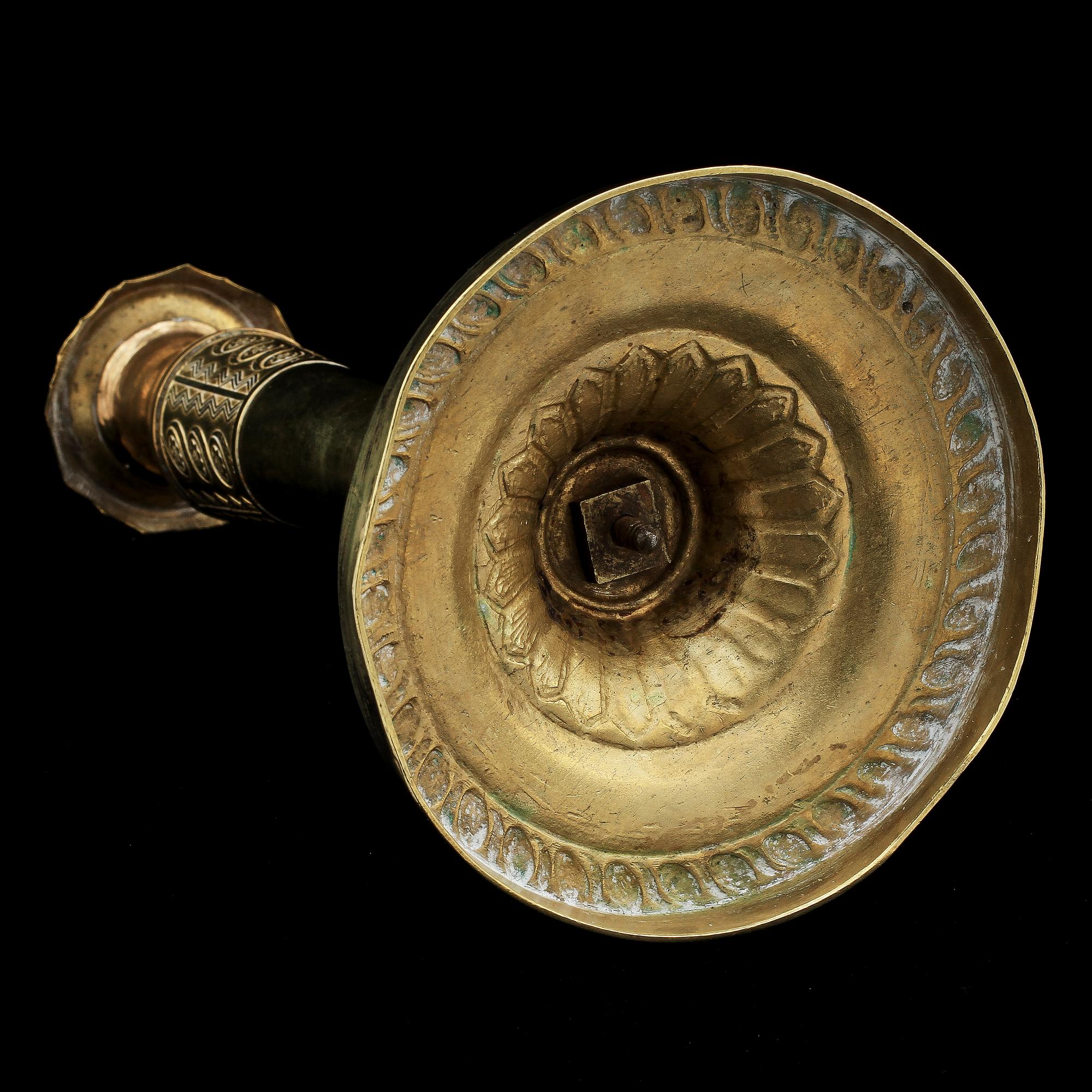 LJUSSTAKAR, ett par, mässing, 1800-tal.