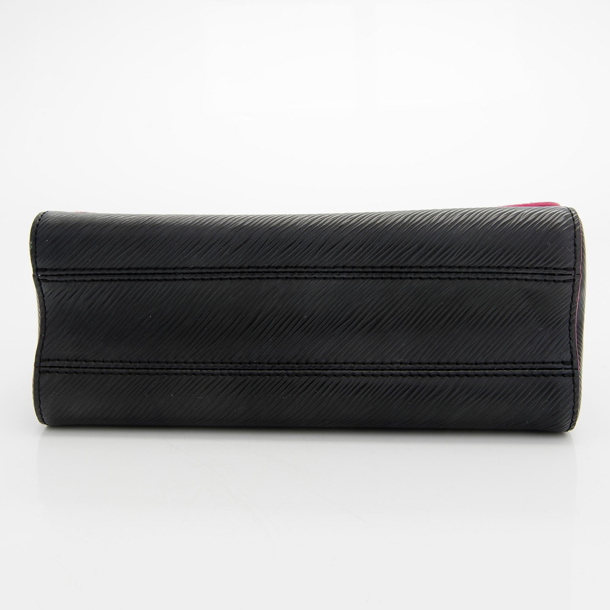 Louis Vuitton, a 'Twist MM Epi' bag.