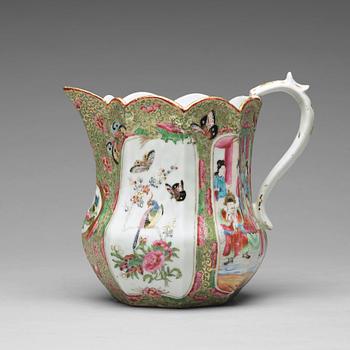 A famille rose Canton ewer, Qing dynasty, 19th Century.