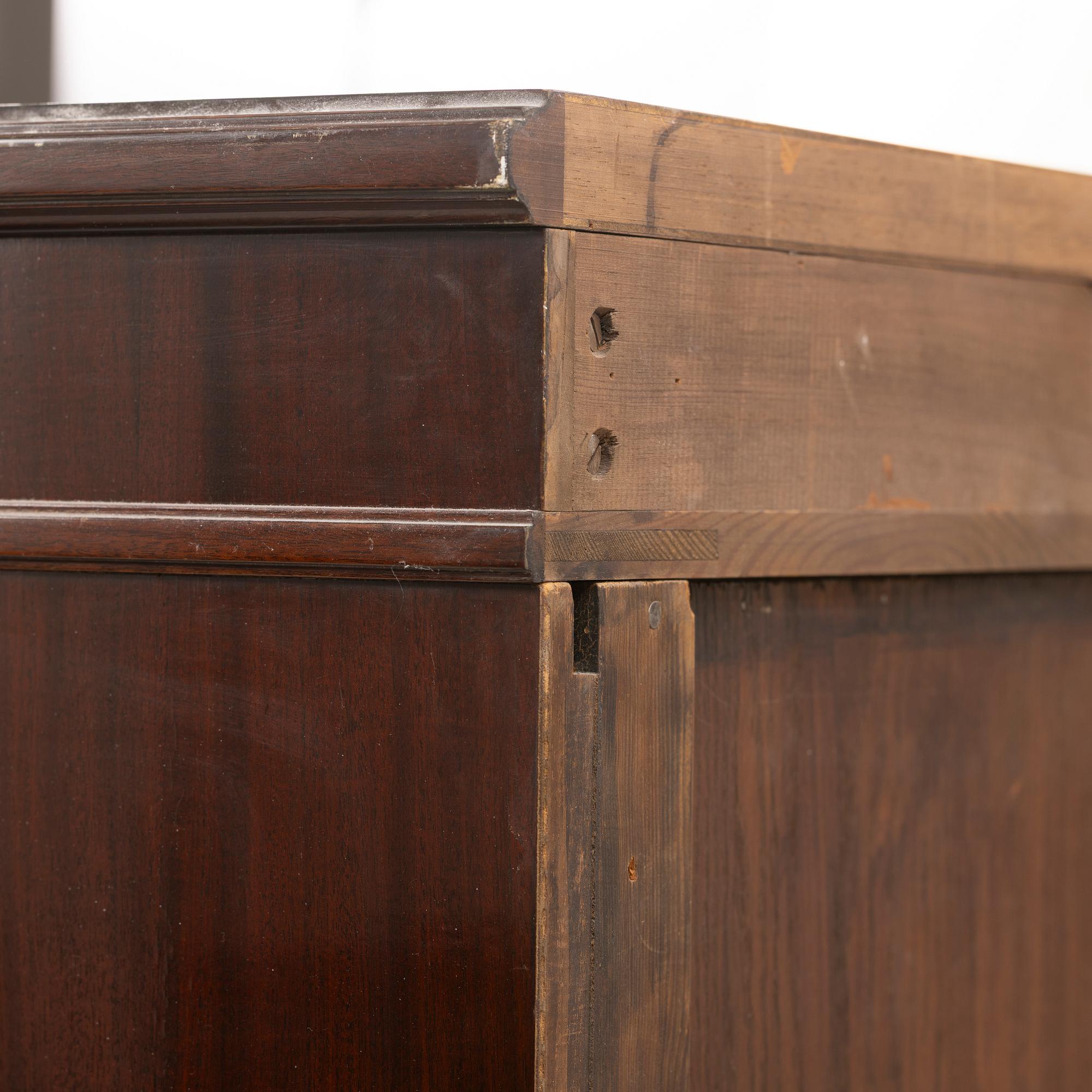 Cabinet, first half of the 20th century.