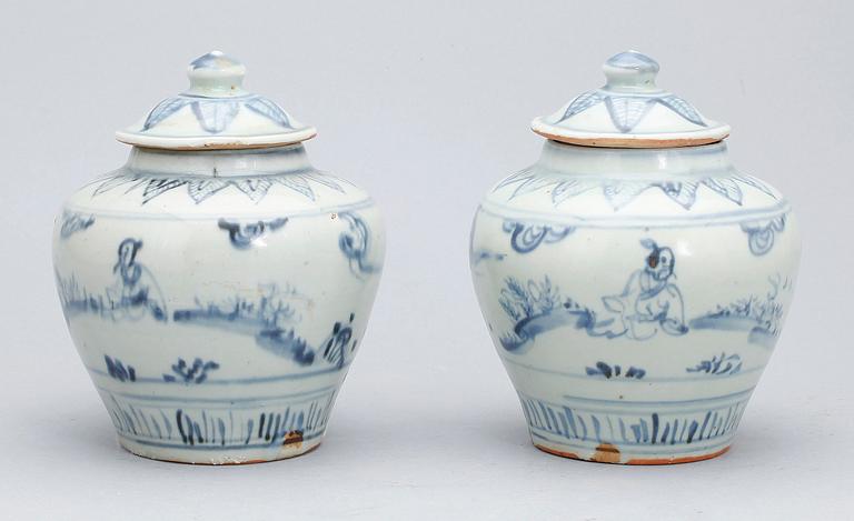 URNOR med LOCK, porslin, Ming-stil, 1900-tal.