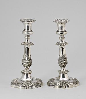 LJUSSTAKAR, ett par, pläter, Storbritannien, 1800-talets första hälft.