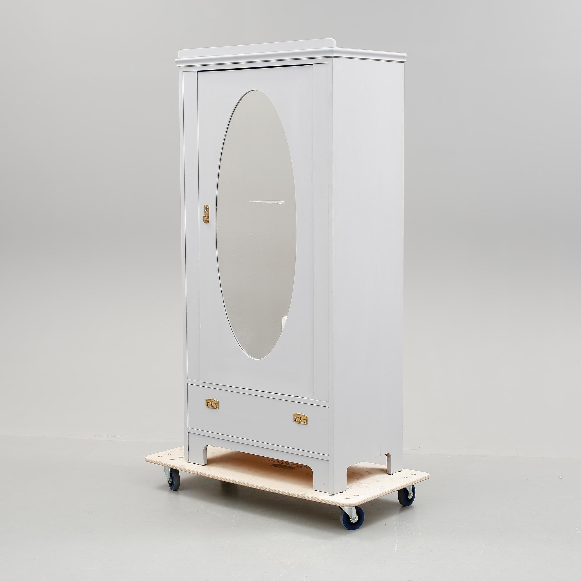 KLÄDSKÅP, 1900-talets början.