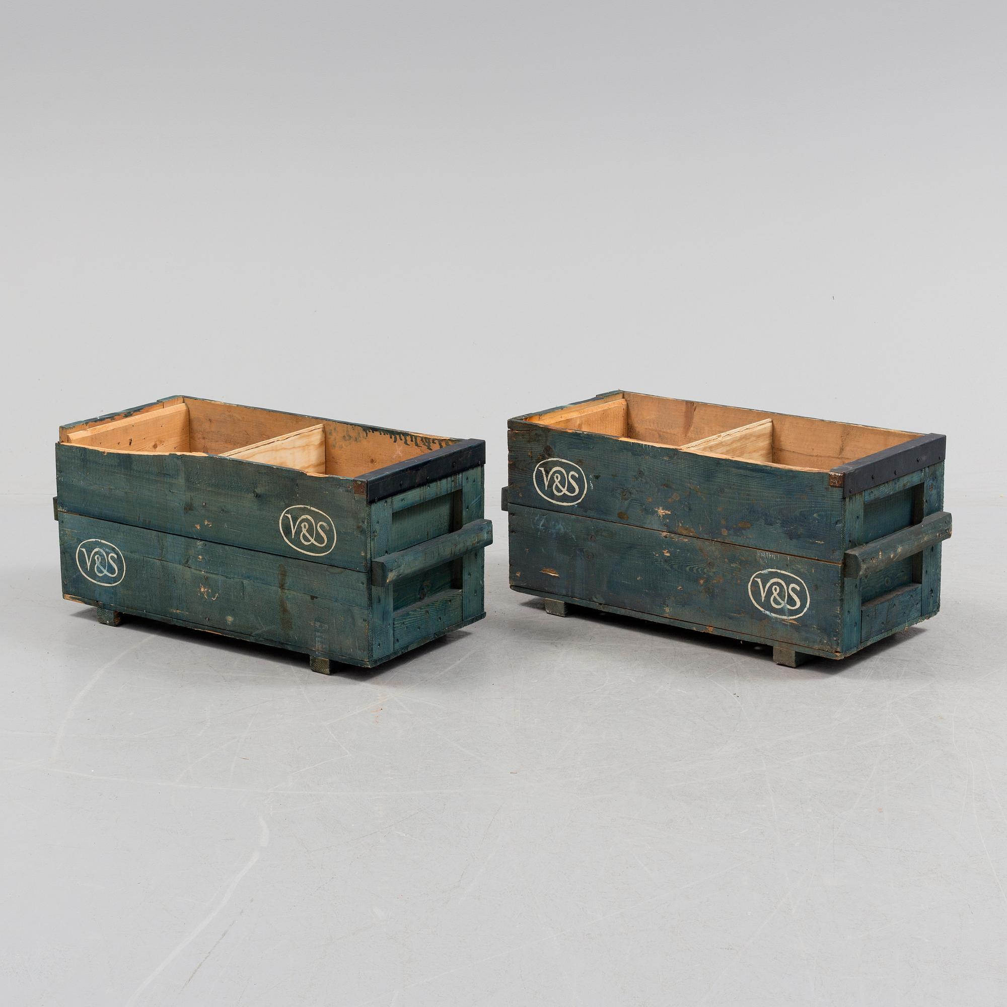 Two mid 20th century Vin & Sprit boxes.
