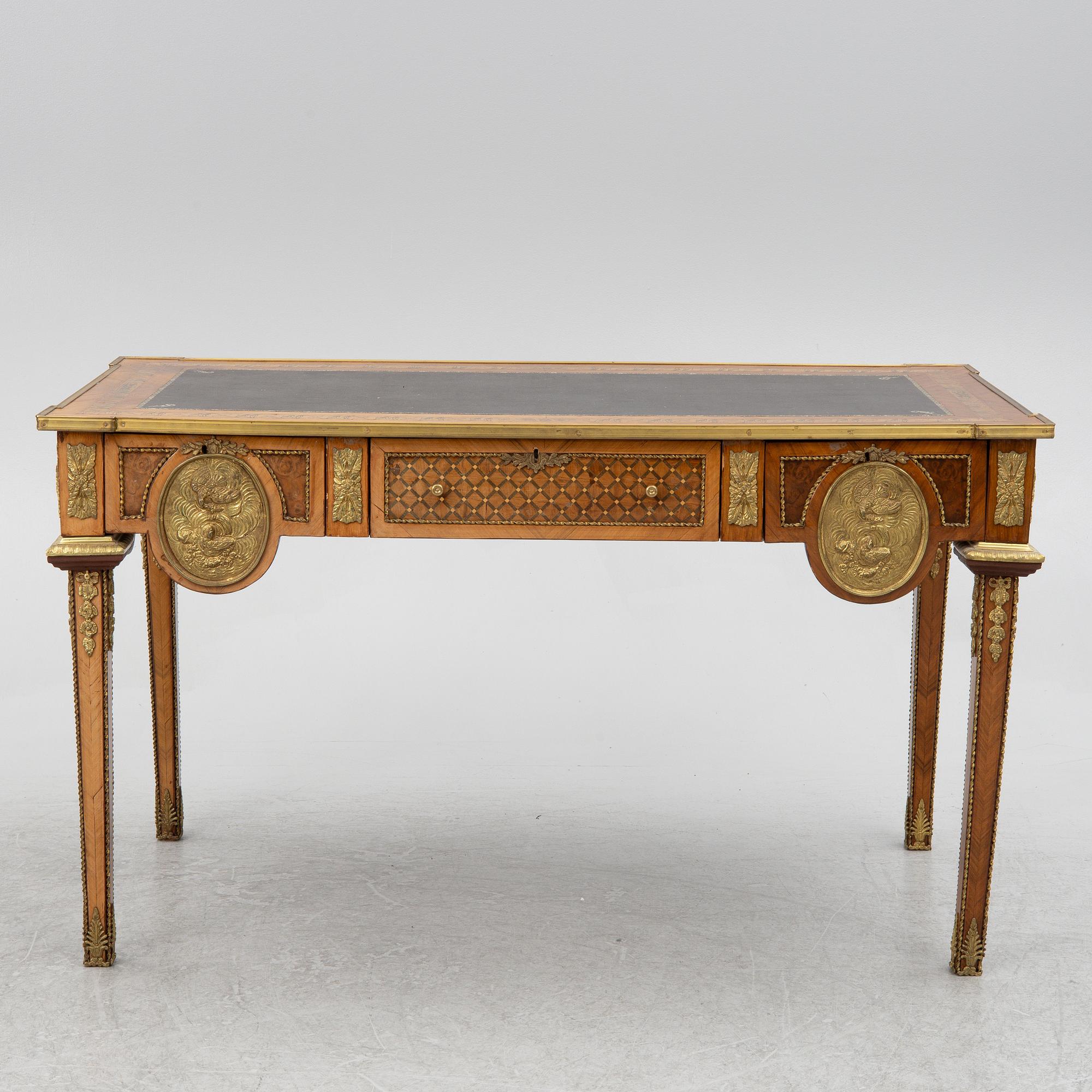 A  desk, early 20th century.