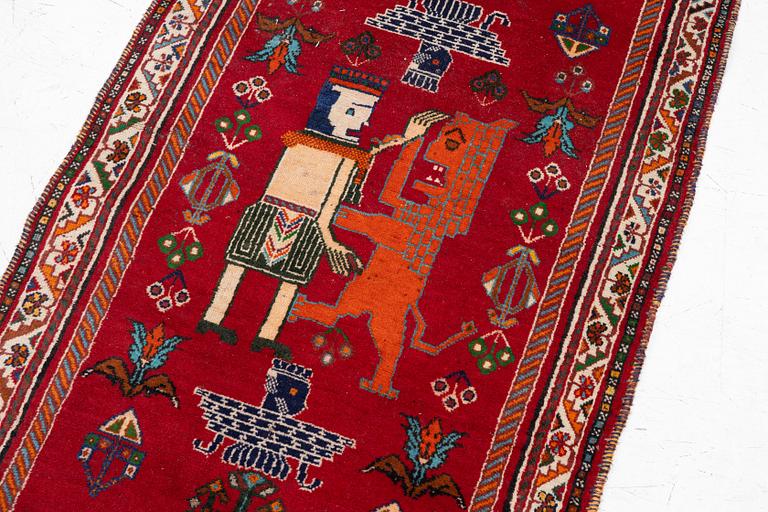 A Shiraz runner, approx. 245 x 89-92 cm.