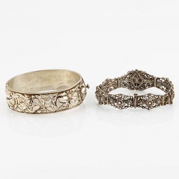 Arm ring and bracelet, decoration of filigree, silver.