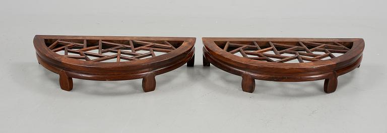 BORD, tvådelat, orientaliskt, 1800/1900-tal.