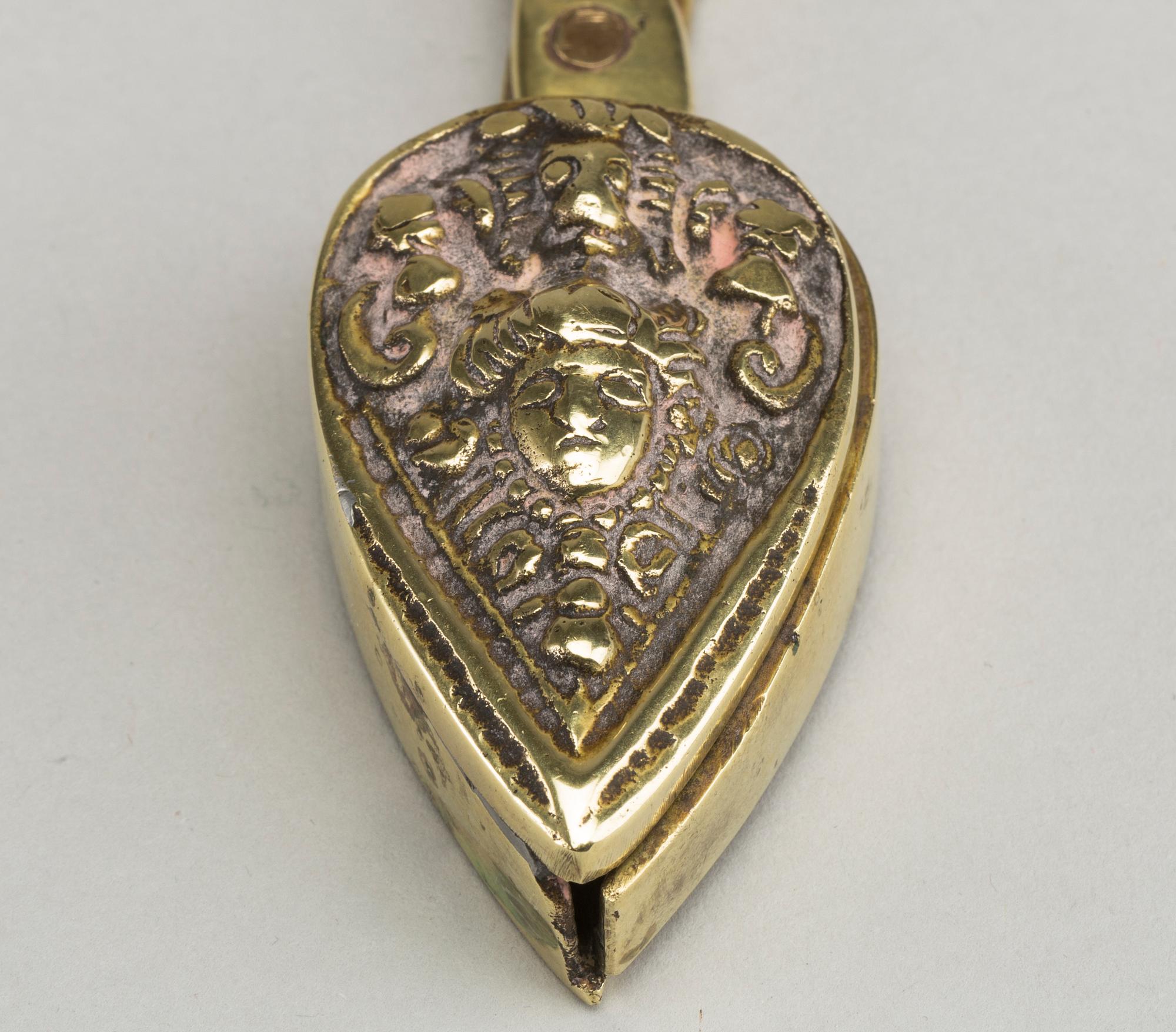 Candle wick-trimming scissors, 18th century.