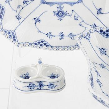 39 pieces of a 'Musselmalet' porcelain service, Royal Copenhagen, Denmark.