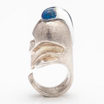 BJÖRN WECKSTRÖM, A sterling silver and acrylic ring "Jaara's helmet". Lapponia 1971.