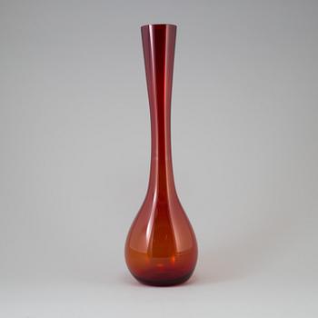 ARTHUR PERCY, A large 20th century red glass vase.
