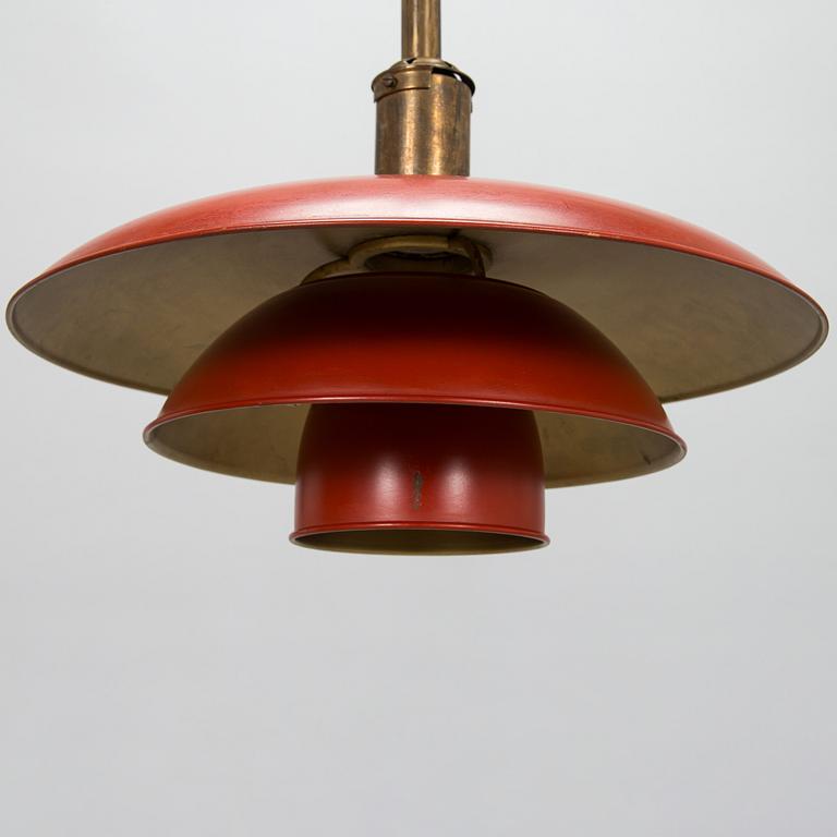 Poul Henningsen, kattovalaisin, PH-4/4, "Pulley pendant", Louis Poulsen, valmistettu  1926-1928.