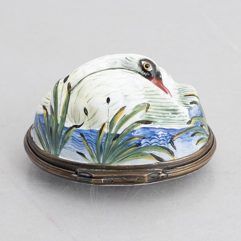 A Northern European Enamelled 18th Century Snuff-Box.