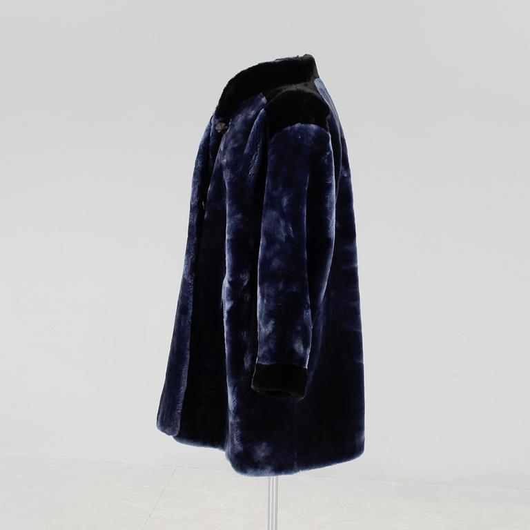 KAPPA, Yves Saint Laurent Fourrures.