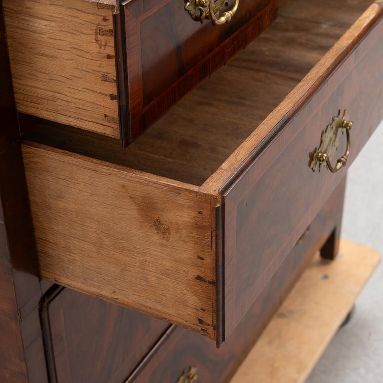Chest of drawers, circa 1800.