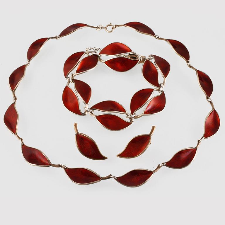 GARNITYR, 3 delar, sterlingsilver samt emalj, David Andersen, Oslo. Vikt 53,5 gram.