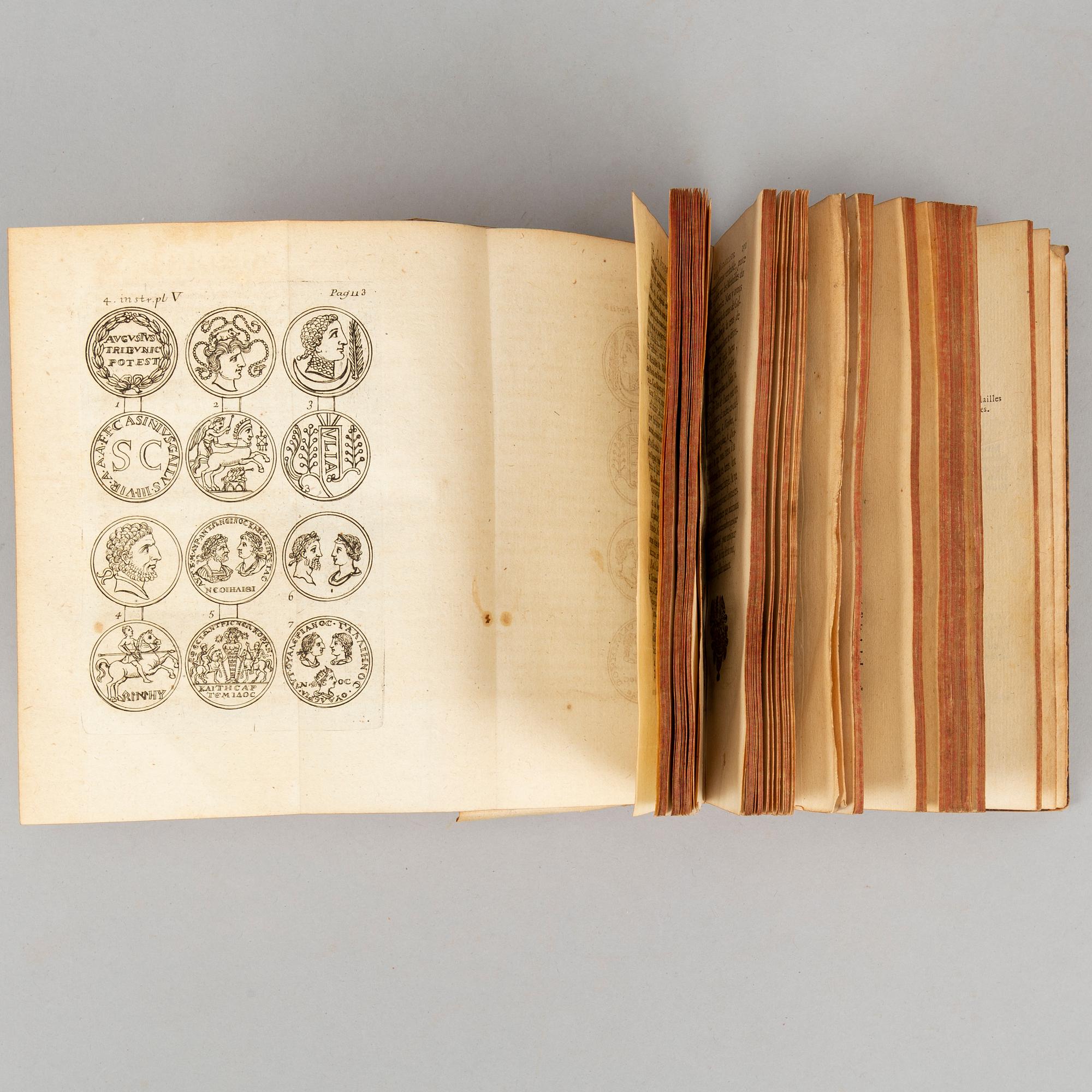 Med 12 graverade planscher över medaljer, 1739 (2 vol).